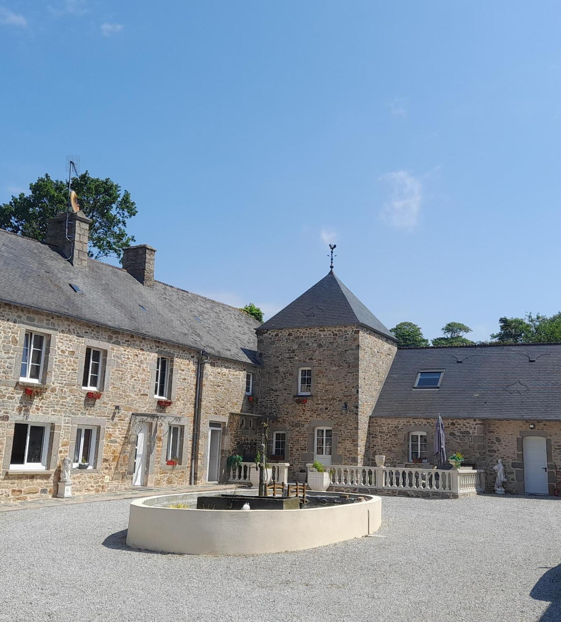 Domaine De La Tour Carree - 3 Chambres Benoitville Eksteriør bilde
