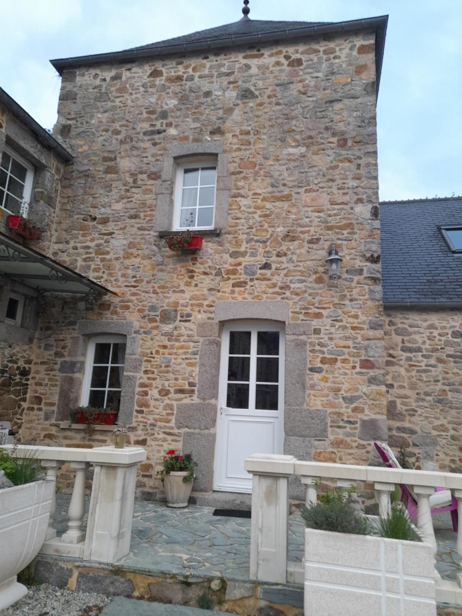 Domaine De La Tour Carree - 3 Chambres Benoitville Eksteriør bilde